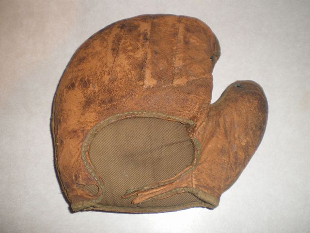 Spalding Perfection Basemitt Back